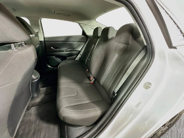 Used 2022 Hyundai Elantra Blue FWD image 25