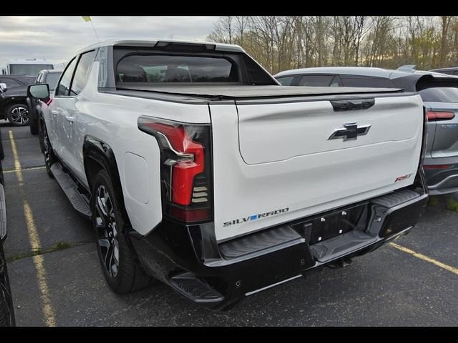 Certified 2025 Chevrolet Silverado EV RST AWD/4WD image 5