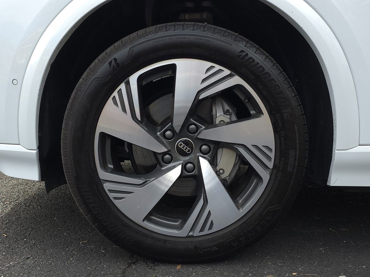 Used 2025 Audi Q6 e-tron Premium Plus AWD/4WD image 59