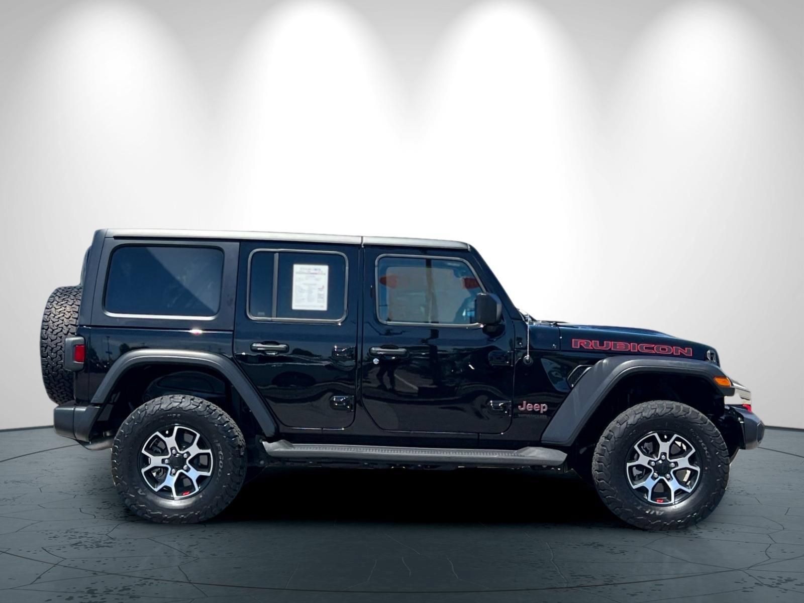 Used 2022 Jeep Wrangler Unlimited Rubicon AWD/4WD image 3