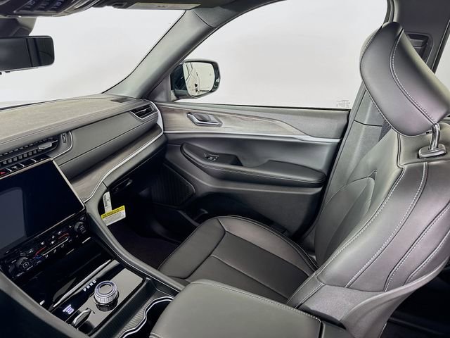 New 2025 Jeep Grand Cherokee Limited w/ Luxury Tech Group II image 27