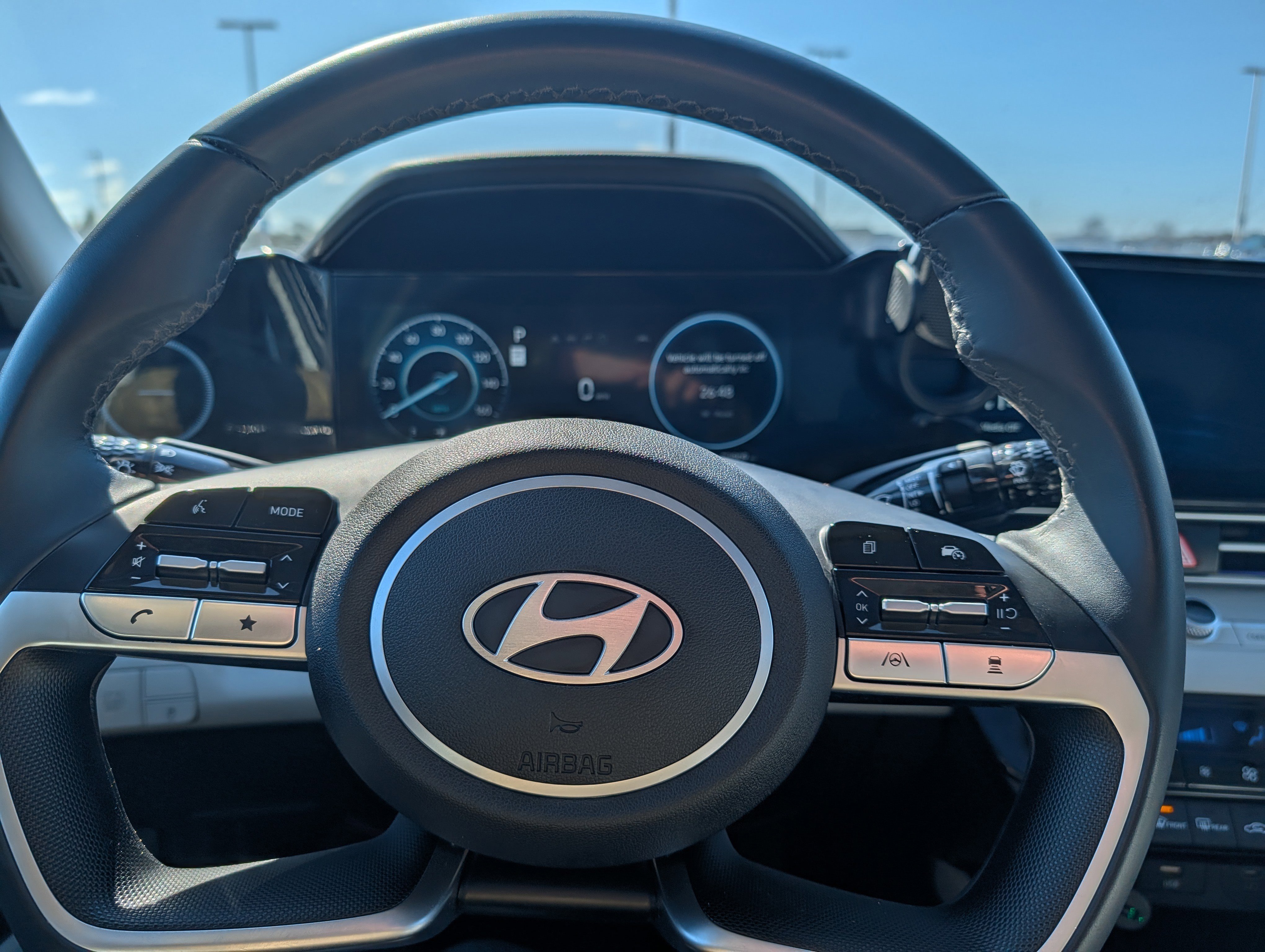 Used 2024 Hyundai Elantra Limited image 27