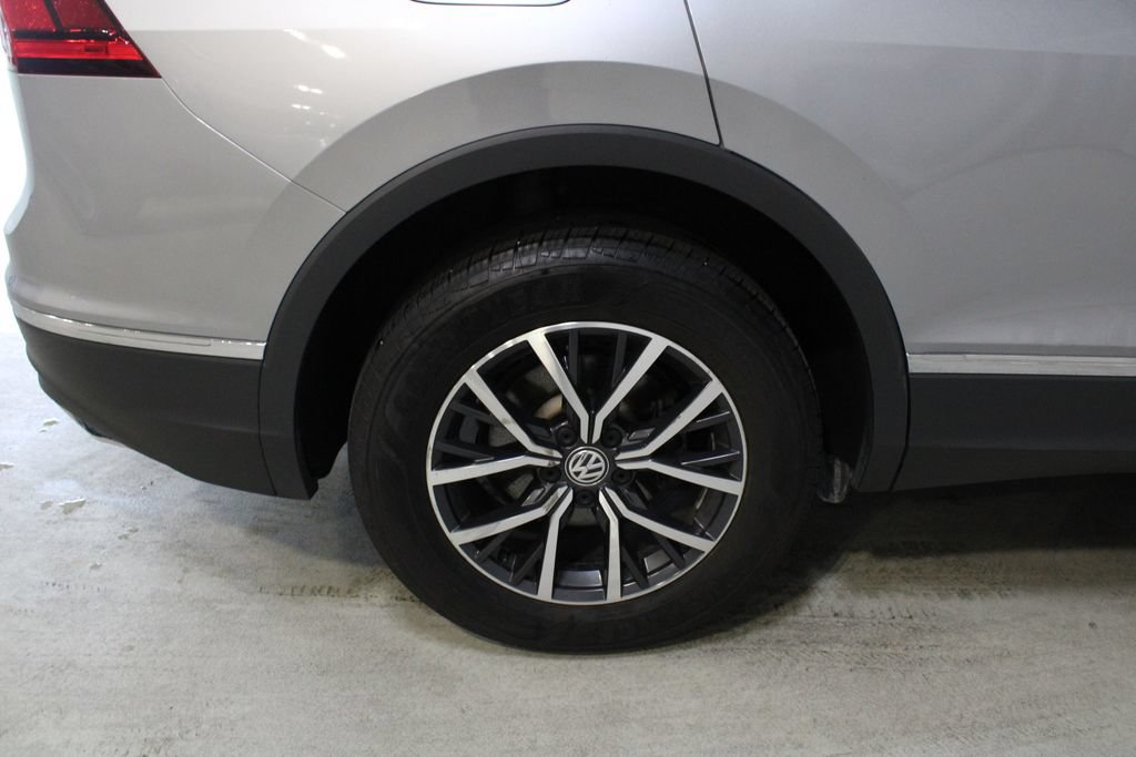 Used 2020 Volkswagen Tiguan SE AWD/4WD image 26