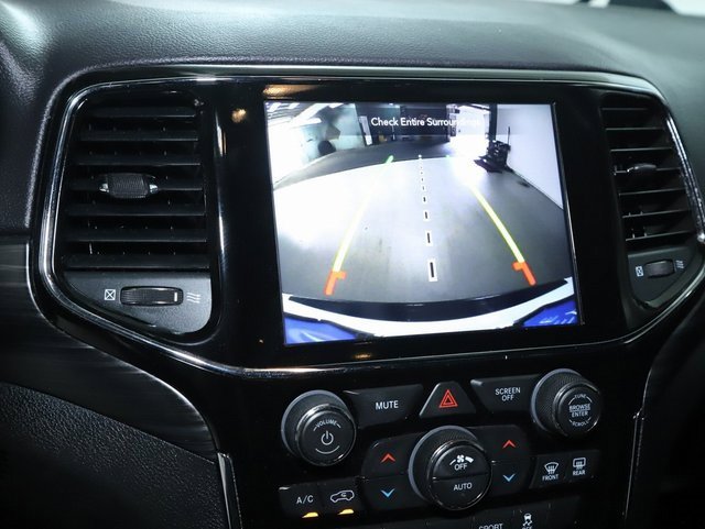 Used 2020 Jeep Grand Cherokee Altitude image 29