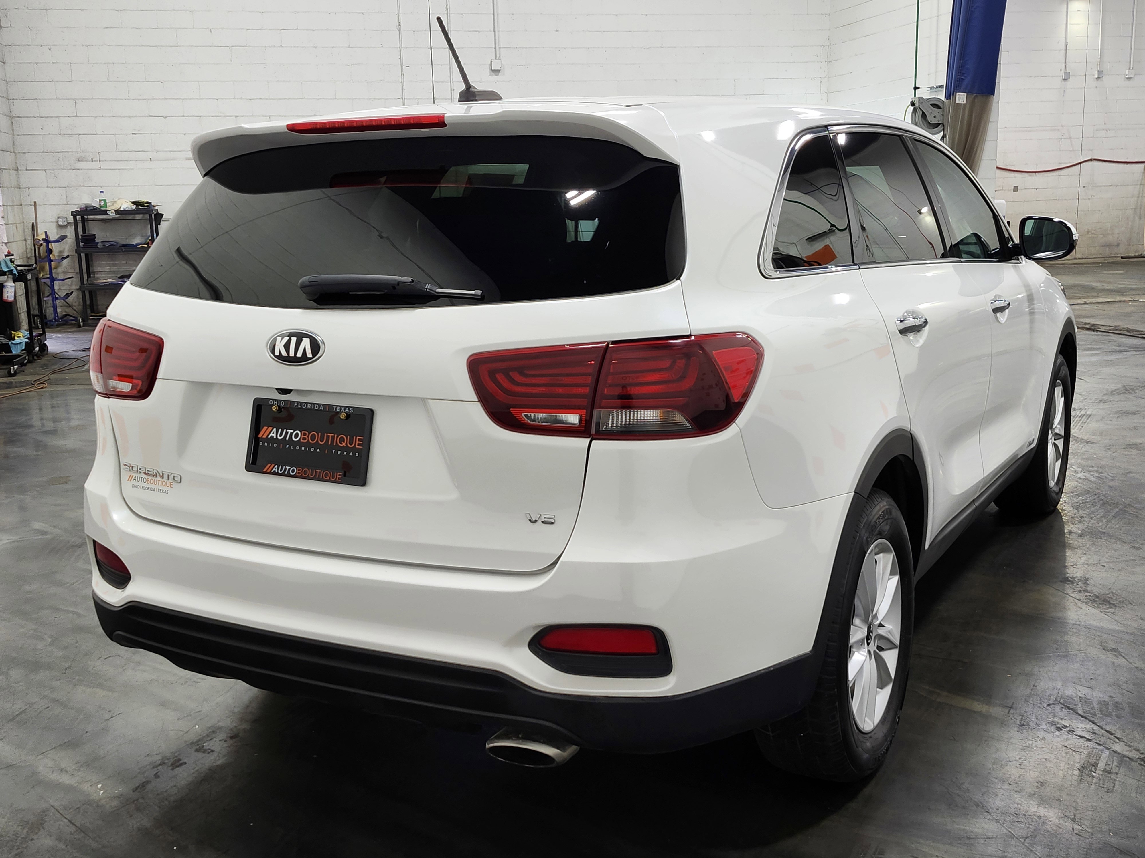Used 2020 Kia Sorento LX V6 image 10