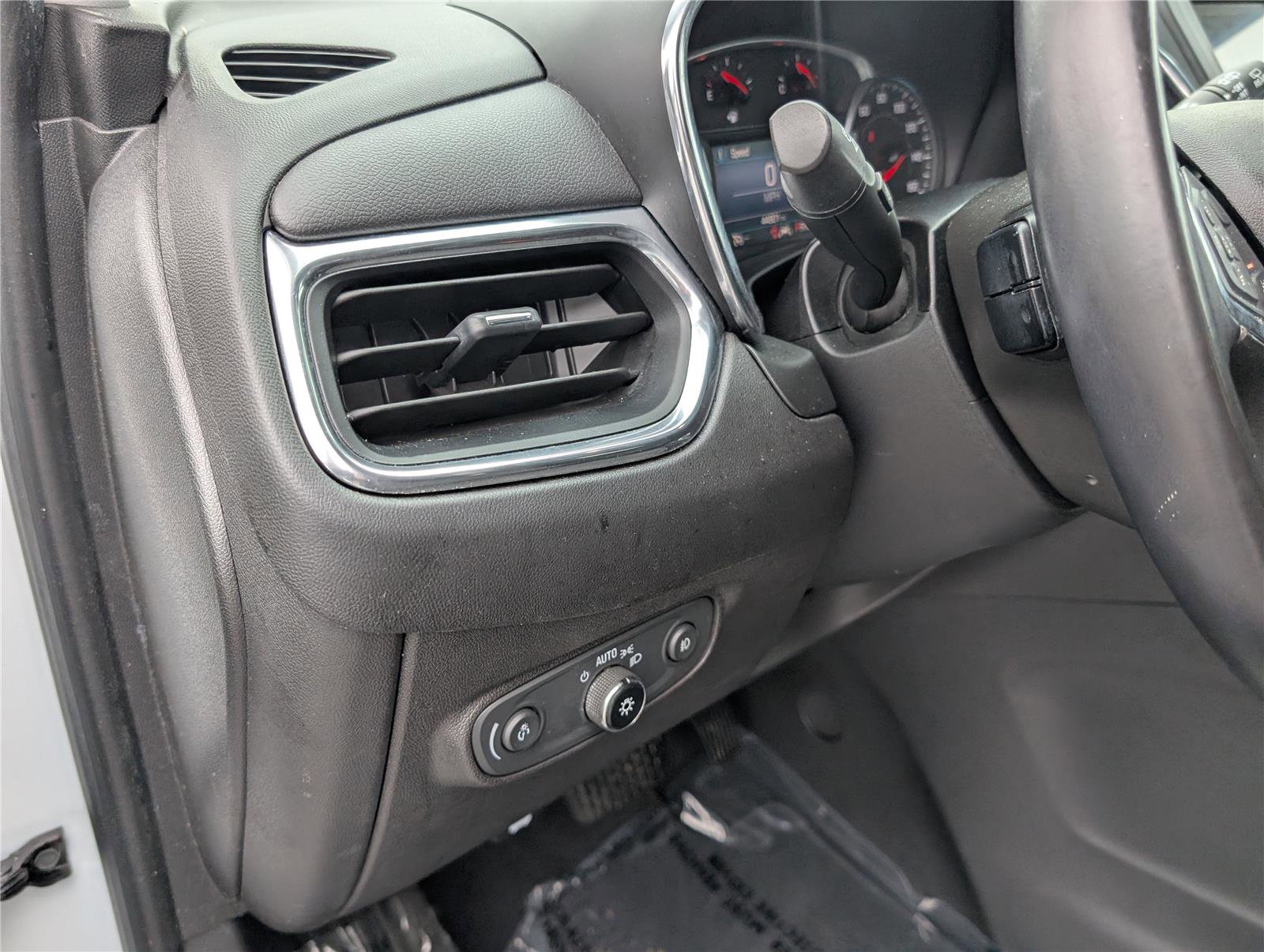 Used 2020 Chevrolet Equinox LT image 22