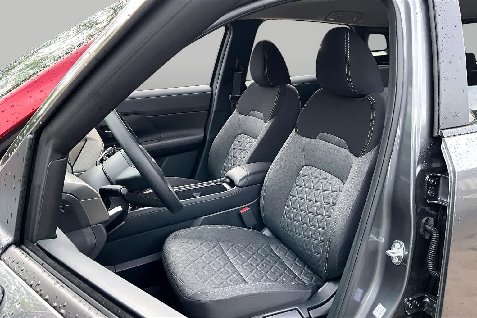 Certified 2026 Nissan Kicks SV FWD image 8