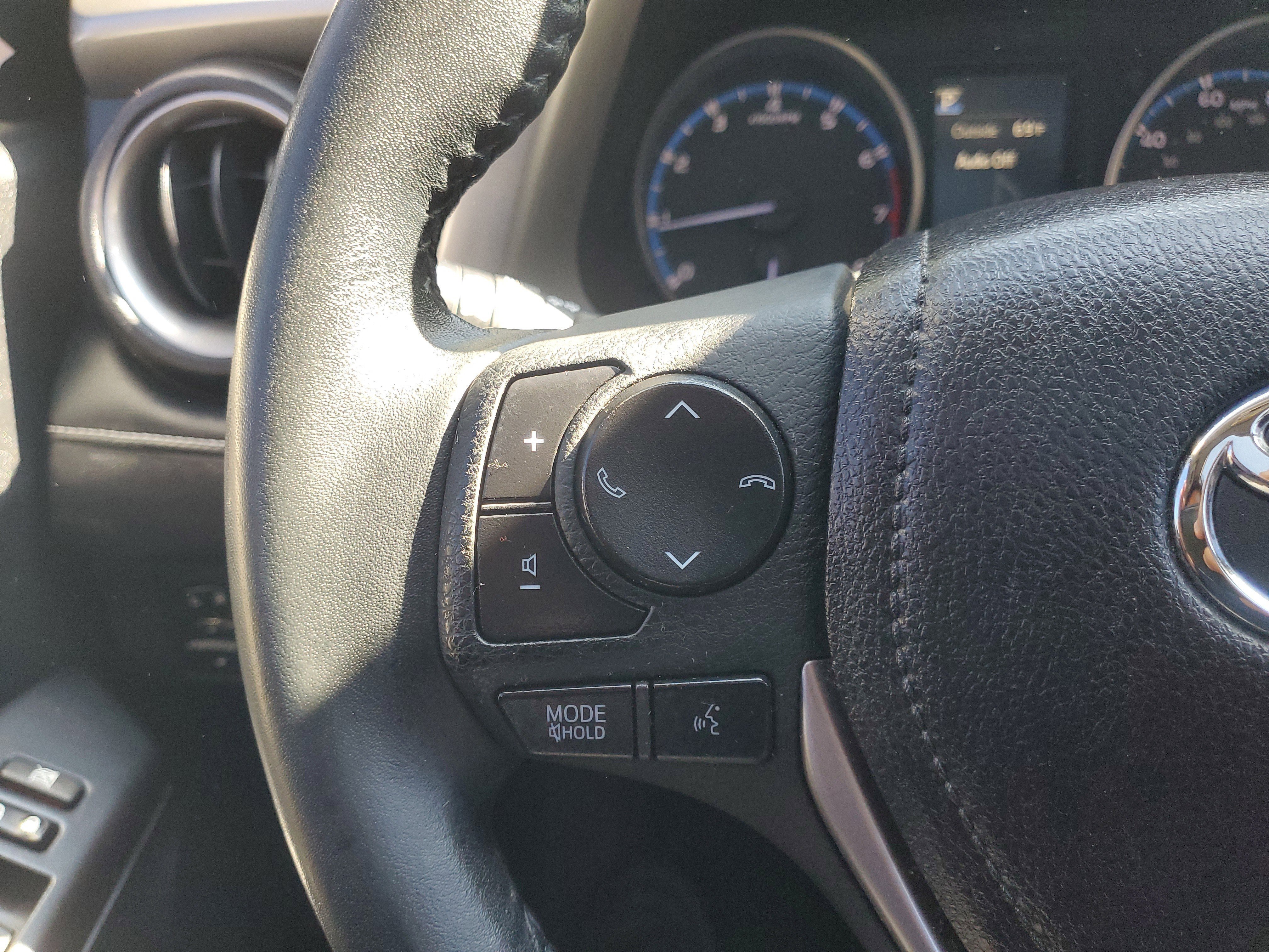 Used 2018 Toyota RAV4 XLE image 22