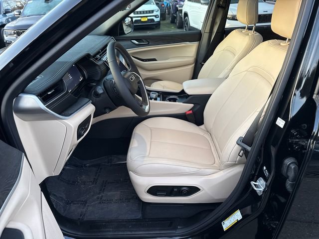 New 2025 Jeep Grand Cherokee Limited w/ Luxury Tech Group II AWD/4WD image 14