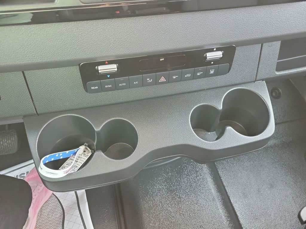 Used 2025 Mercedes-Benz Sprinter 2500 image 20