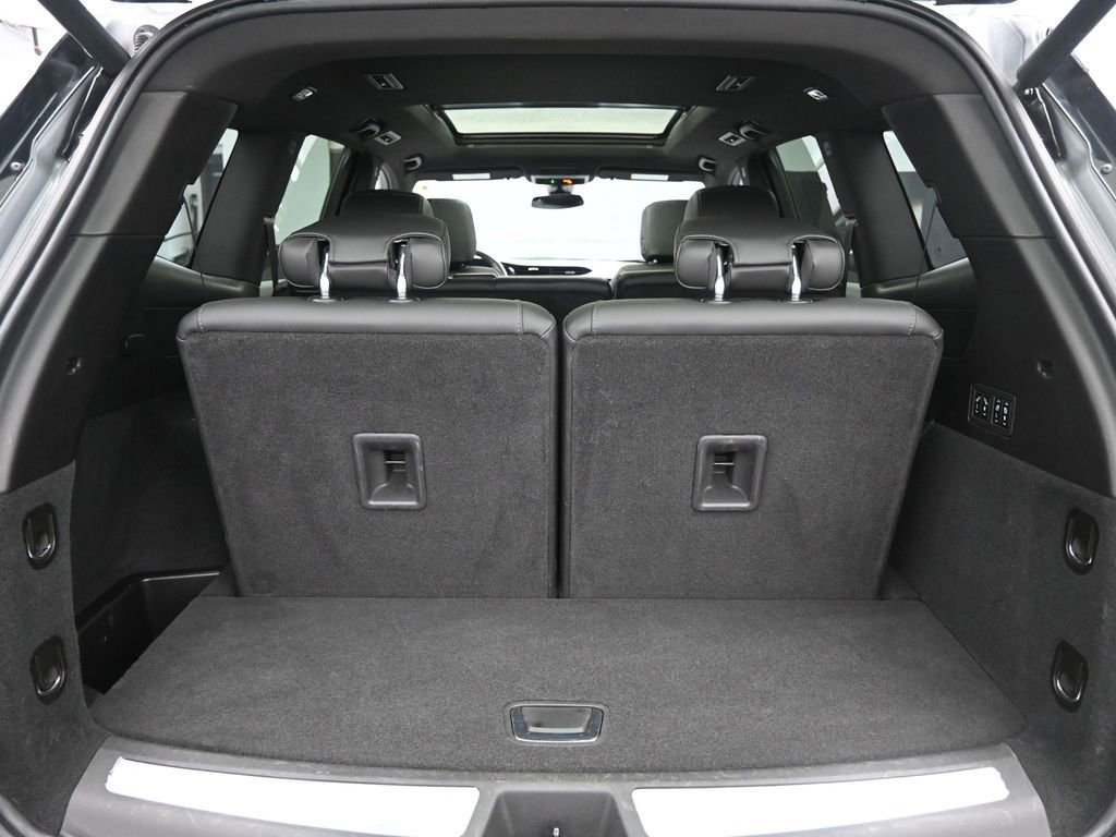 Used 2024 Cadillac XT6 Premium Luxury image 34