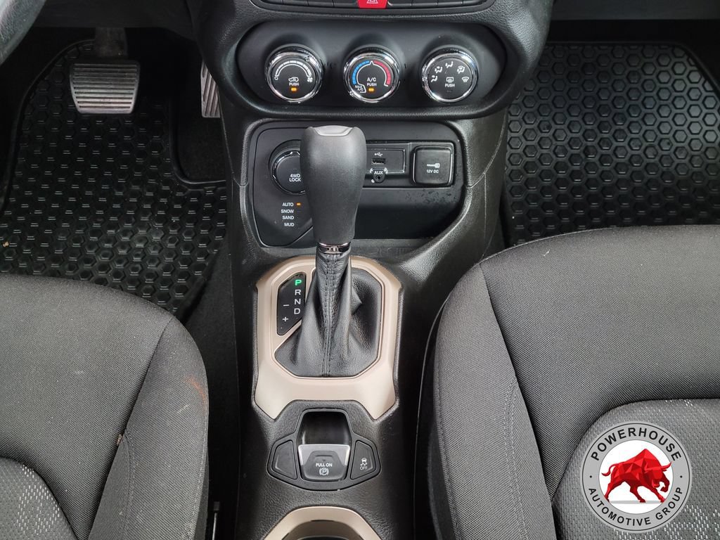 Used 2017 Jeep Renegade Latitude w/ Cold Weather Group AWD/4WD image 23