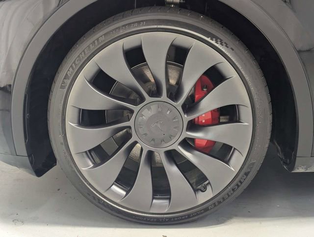 Used 2024 Tesla Model Y Performance image 29