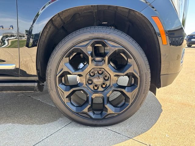 Used 2026 GMC Yukon XL Denali w/ Denali Reserve Package AWD/4WD image 9