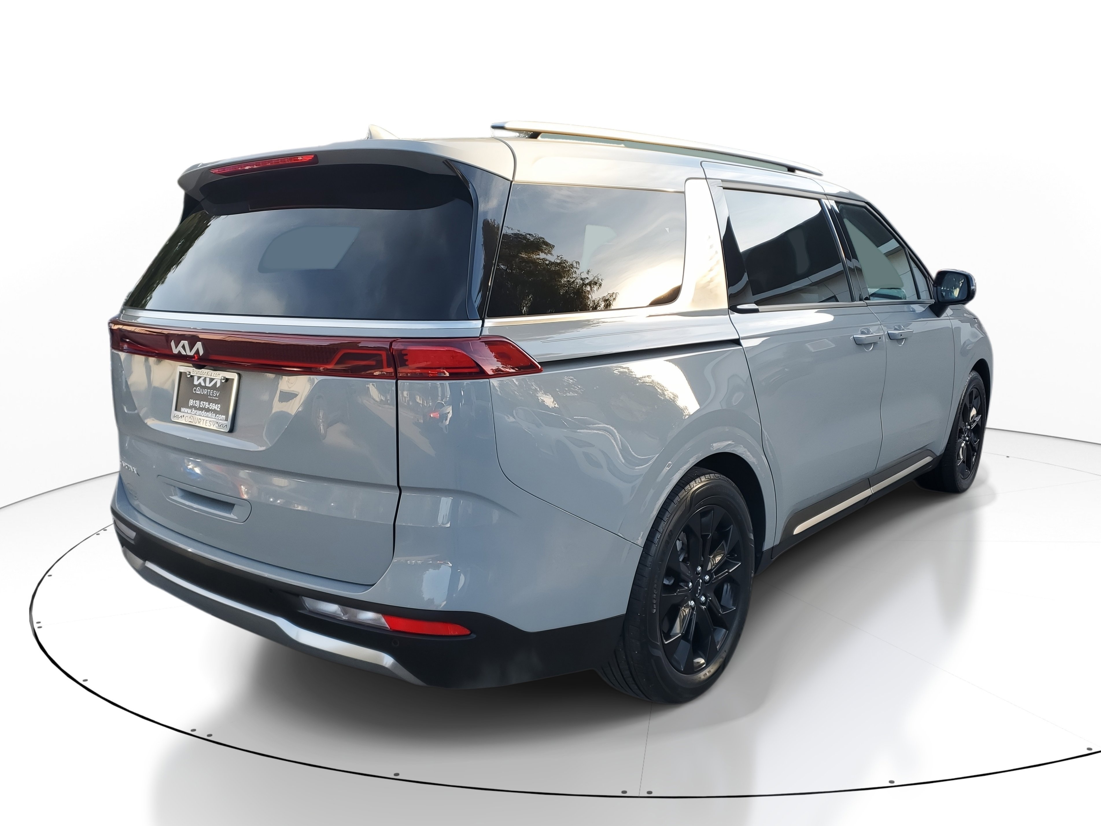 Certified 2023 Kia Carnival SX Prestige image 3