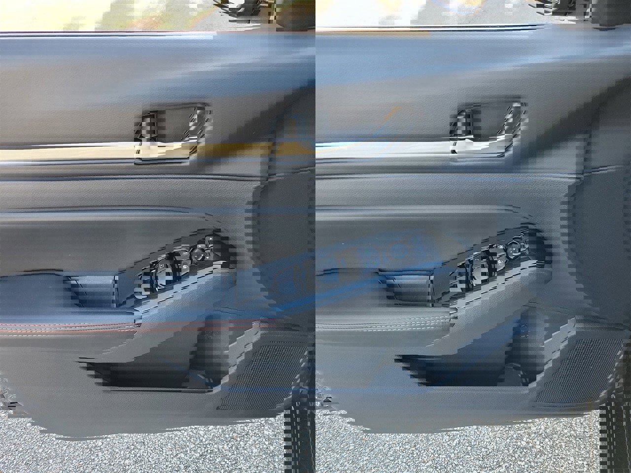 Used 2025 Nissan Altima 2.5 SR image 13