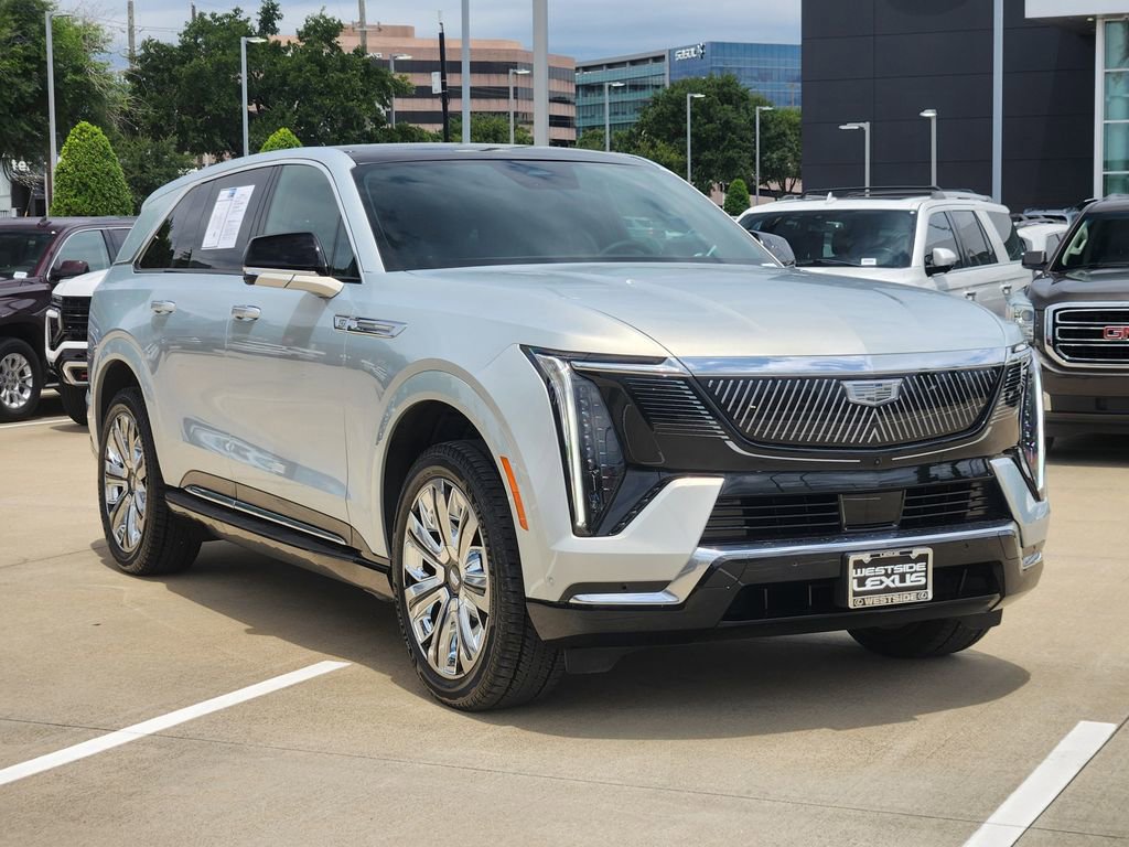 Used 2025 Cadillac Escalade IQ Luxury 1 w/ LPO, Radiant Package AWD/4WD image 3