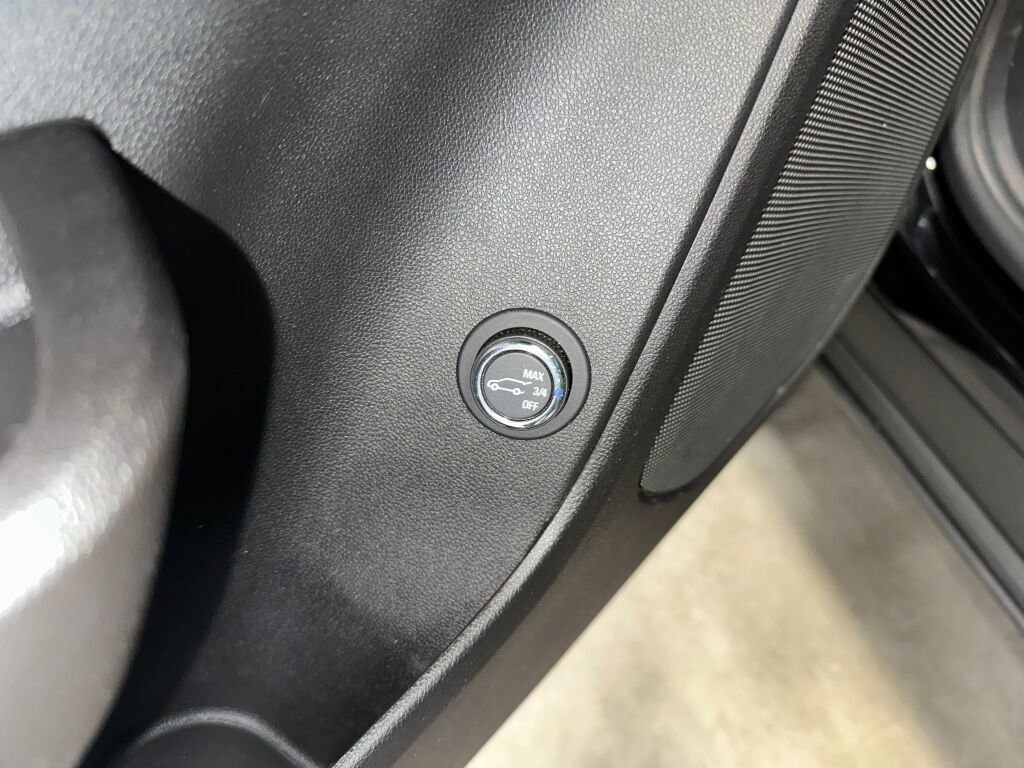 Certified 2024 Chevrolet Blazer LT w/ LPO, Floor Liner Package image 9