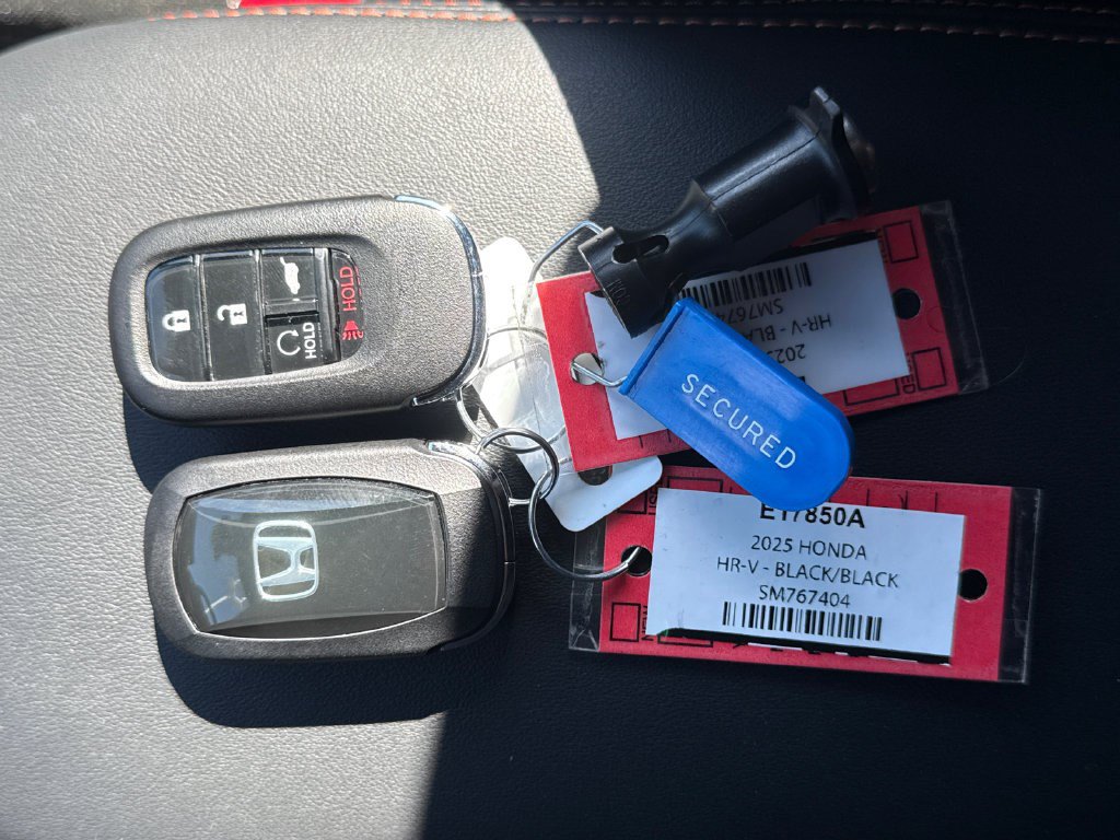 Certified 2025 Honda HR-V Sport image 4