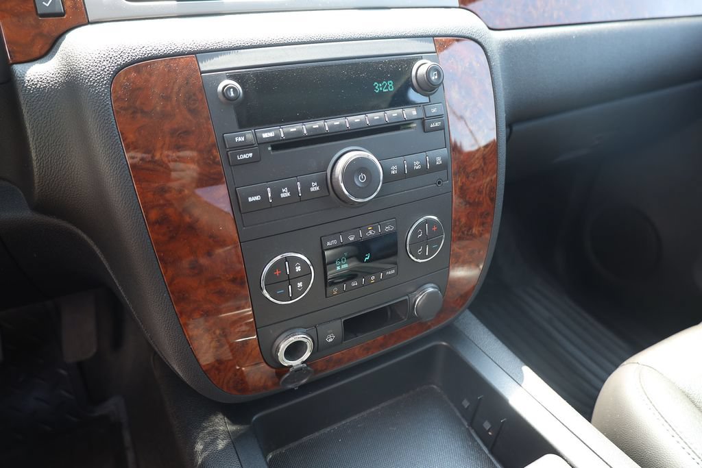 Used 2007 Chevrolet Silverado 1500 LTZ w/ Suspension Package, Off-Road" AWD/4WD image 15