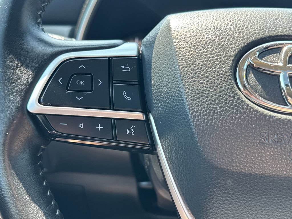 Used 2025 Toyota Highlander XLE AWD/4WD image 22