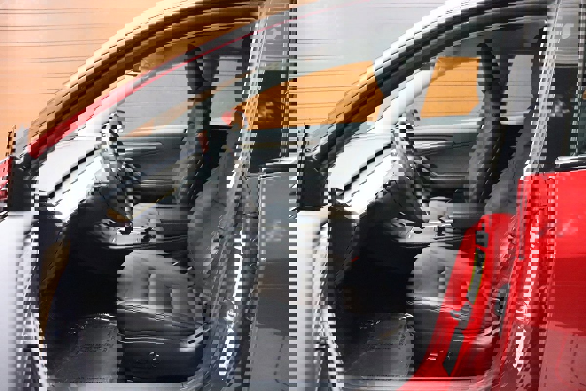 Used 2023 Tesla Model 3 Standard Range image 35
