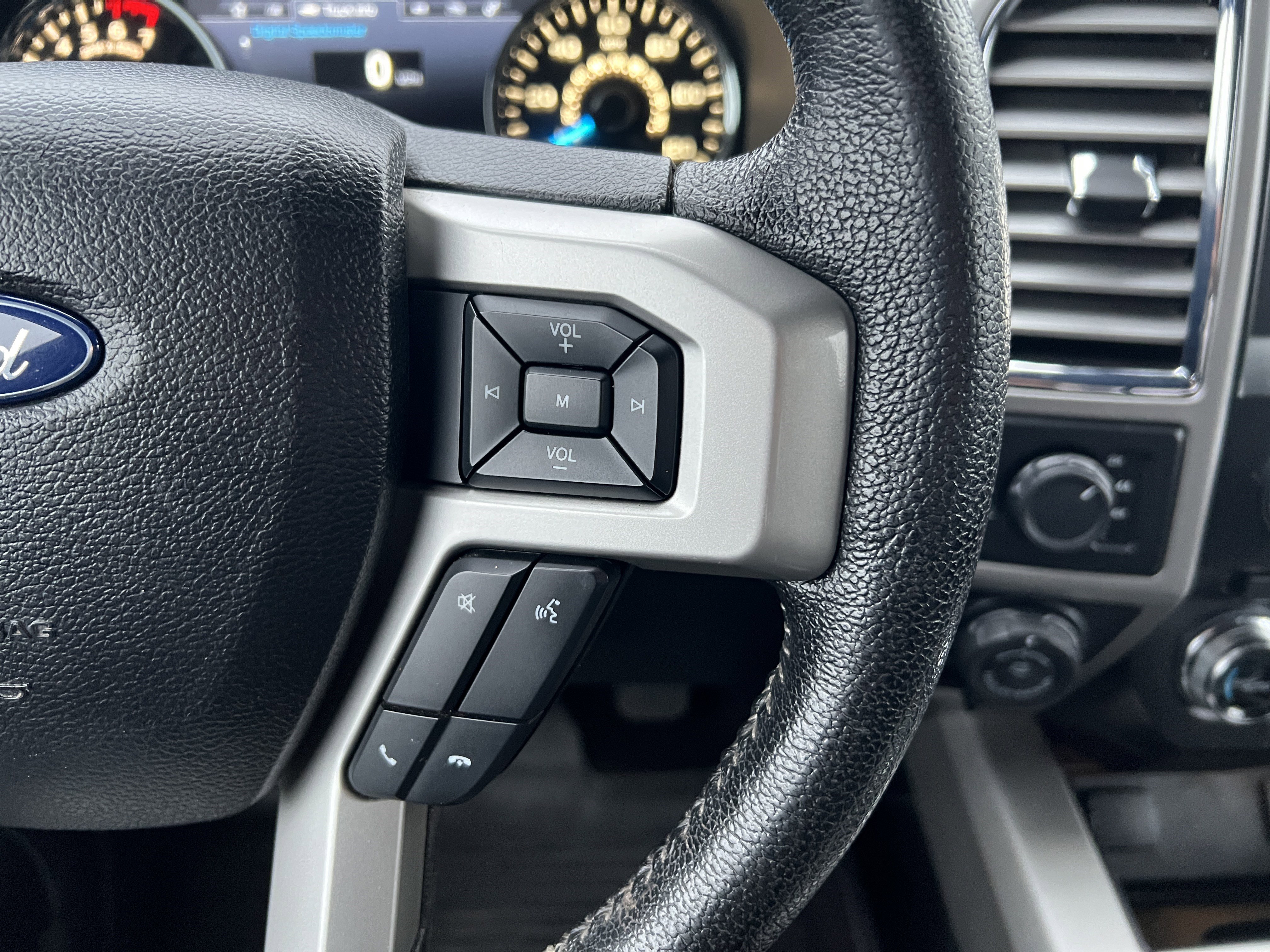 Used 2016 Ford F150 Lariat w/ Equipment Group 502A Luxury image 26