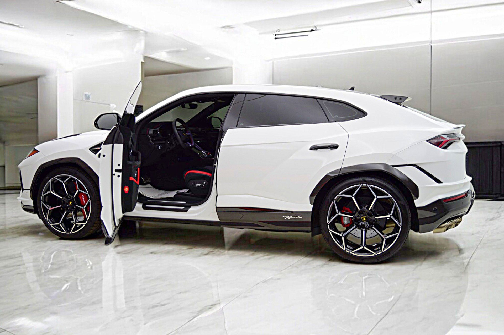 Used 2024 Lamborghini Urus Performante image 6