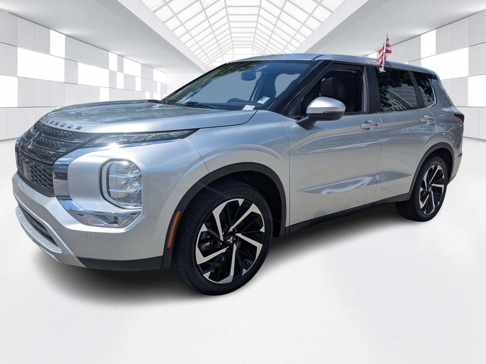 Used 2023 Mitsubishi Outlander SE FWD image 3