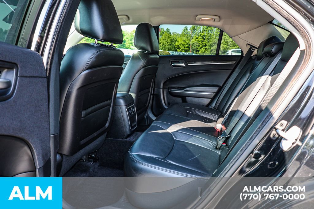 Used 2017 Chrysler 300 Limited RWD image 19