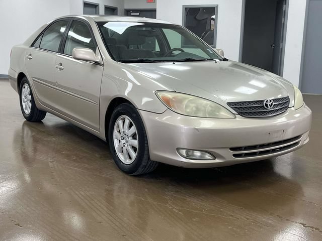 Used 2004 Toyota Camry XLE FWD image 3