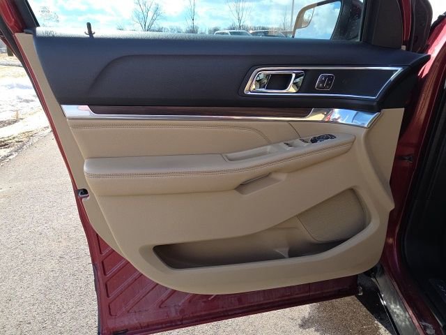 Used 2016 Ford Explorer Limited image 30