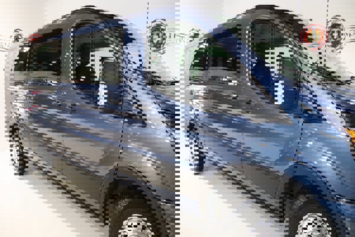 Used 2024 Ford Transit 350 XLT image 7