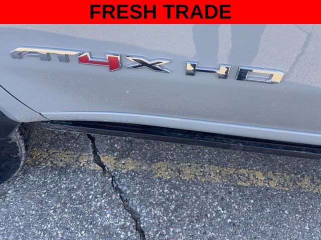 Used 2024 GMC Sierra 2500 AT4X image 9