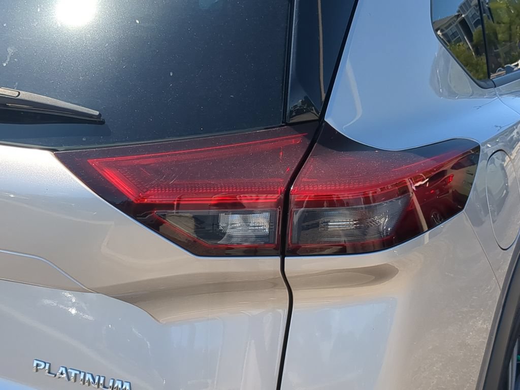 Used 2023 Nissan Rogue Platinum w/ Platinum Premium Package FWD image 8