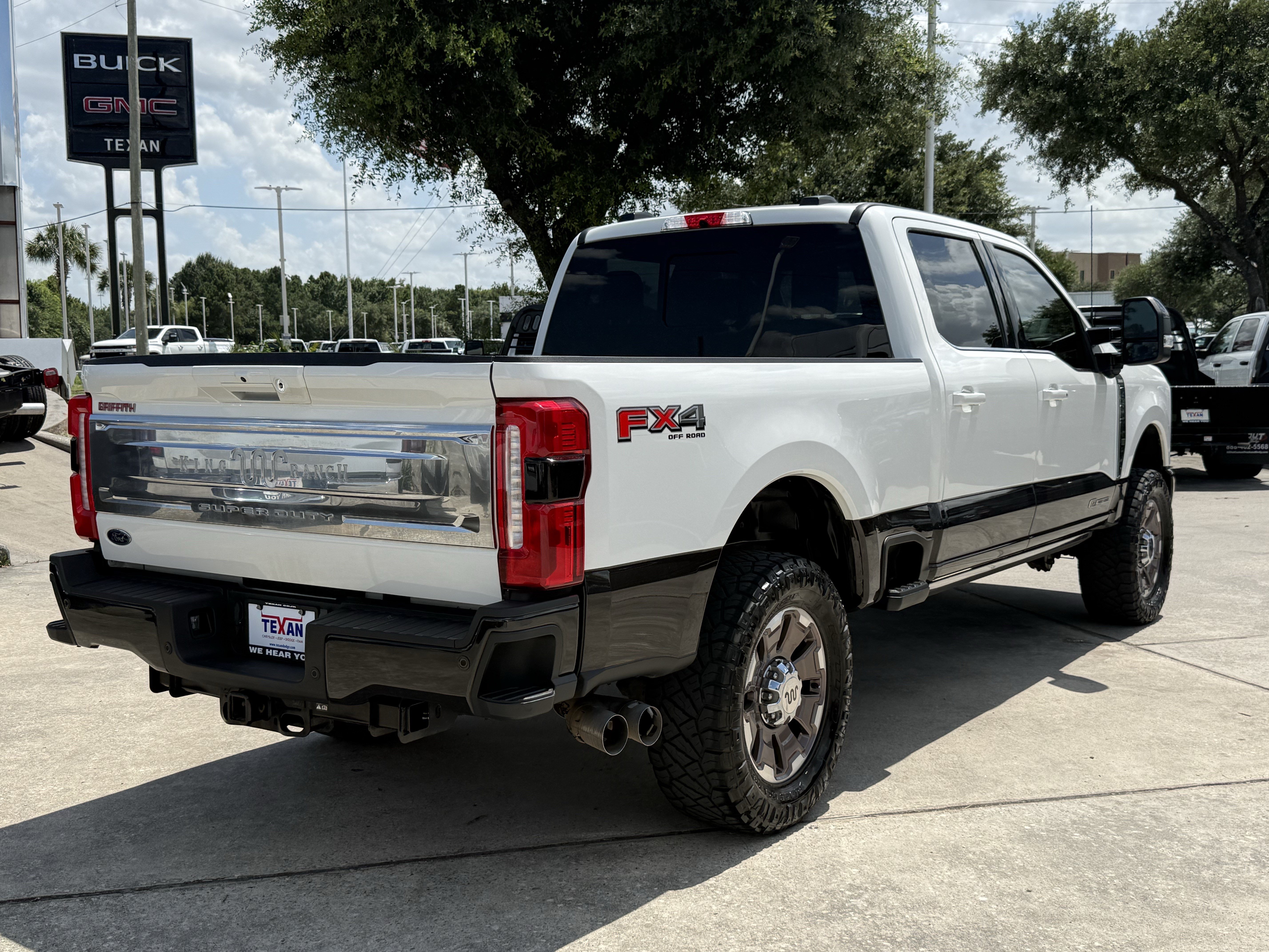 Used 2024 Ford F250 King Ranch w/ FX4 Off-Road Package AWD/4WD image 5