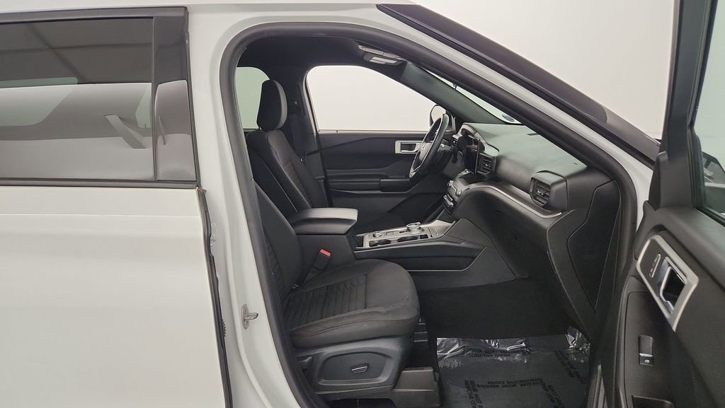 Used 2020 Ford Explorer XLT w/ Comfort Package AWD/4WD image 31
