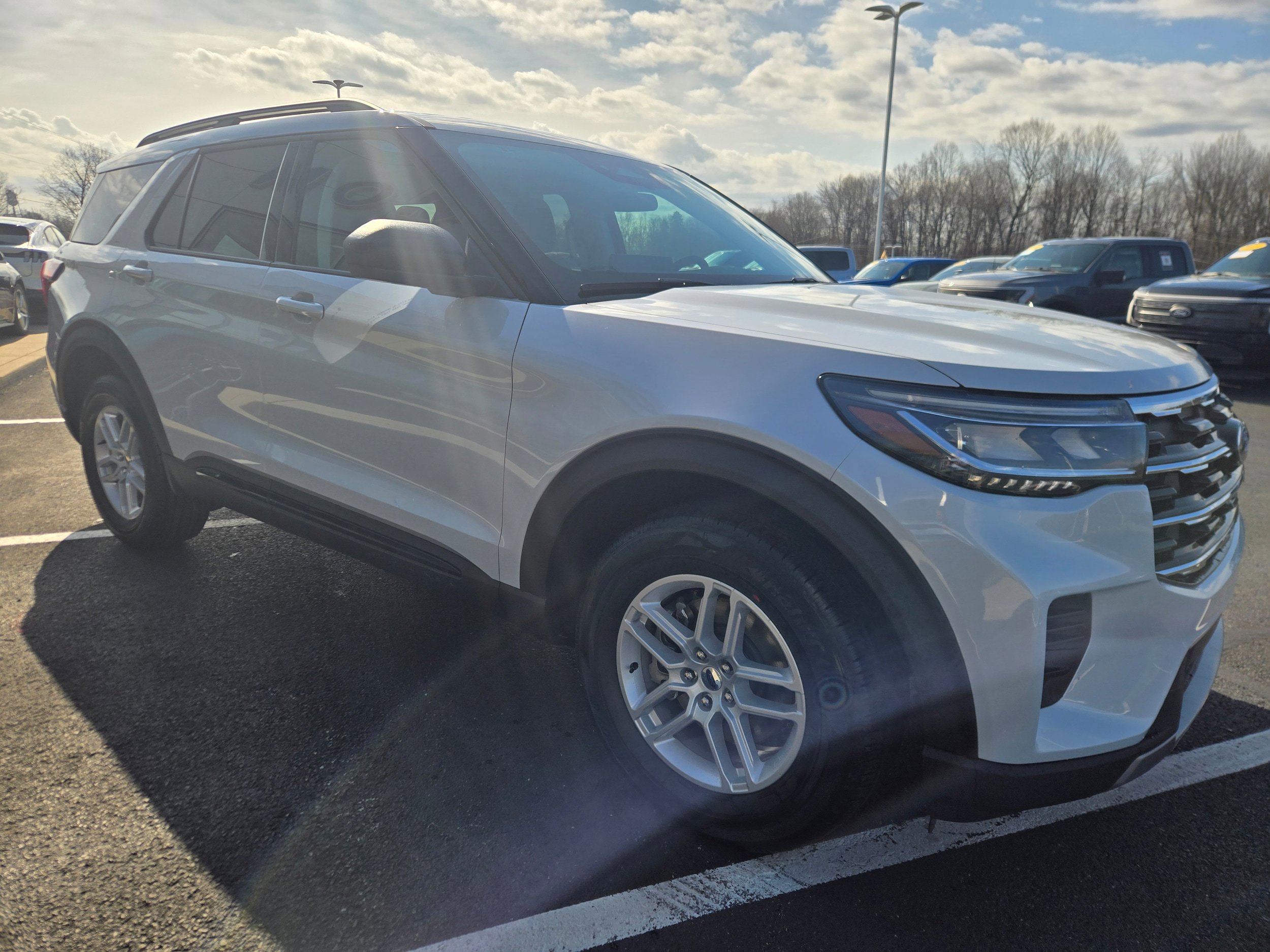 New 2026 Ford Explorer Active AWD/4WD image 3