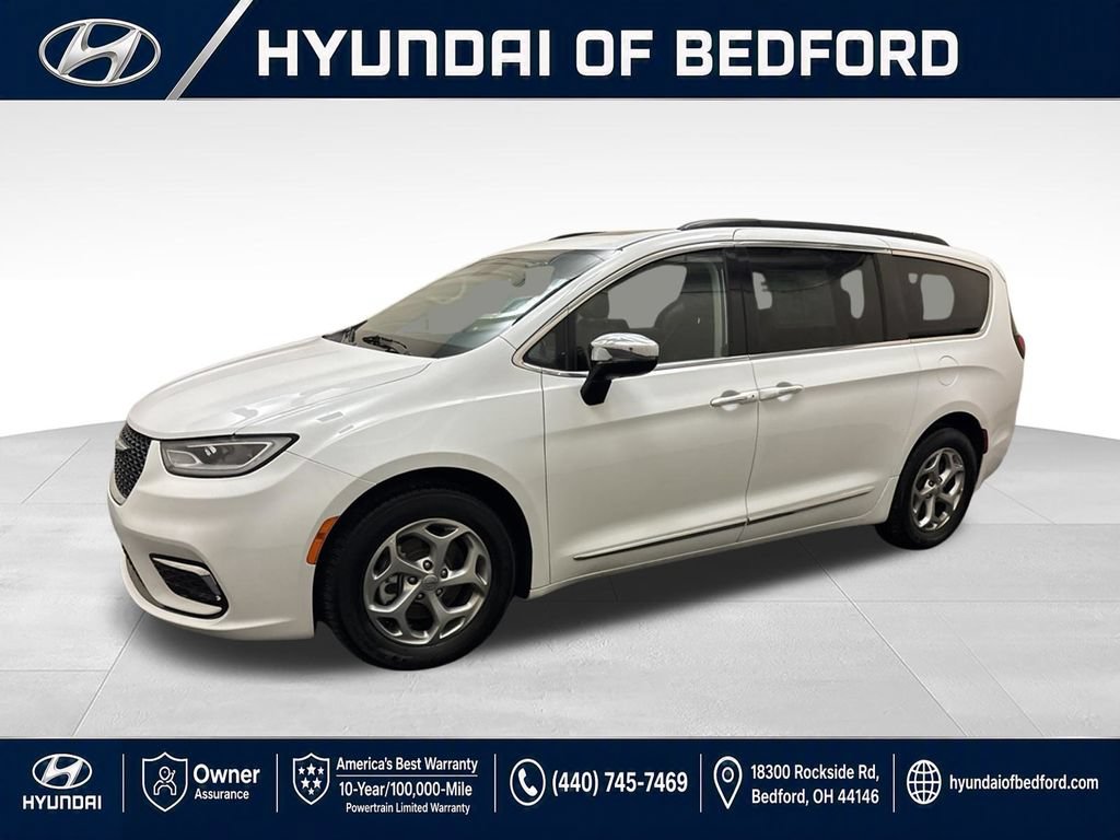 Used 2023 Chrysler Pacifica Limited FWD image 11
