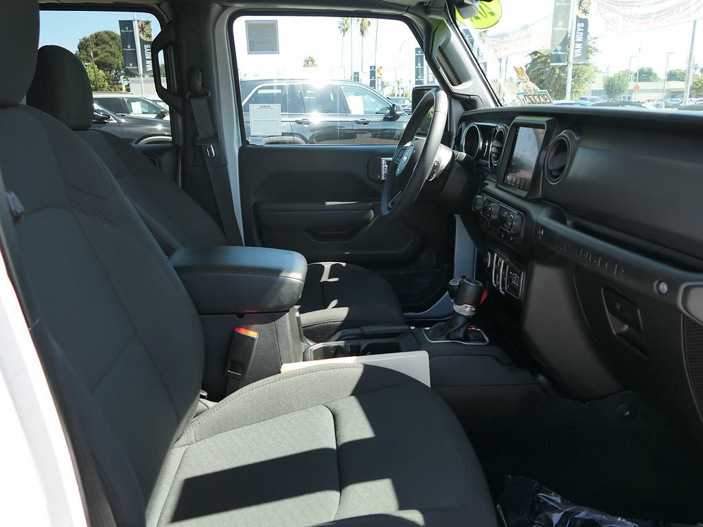 Used 2023 Jeep Wrangler Unlimited Sport AWD/4WD image 25