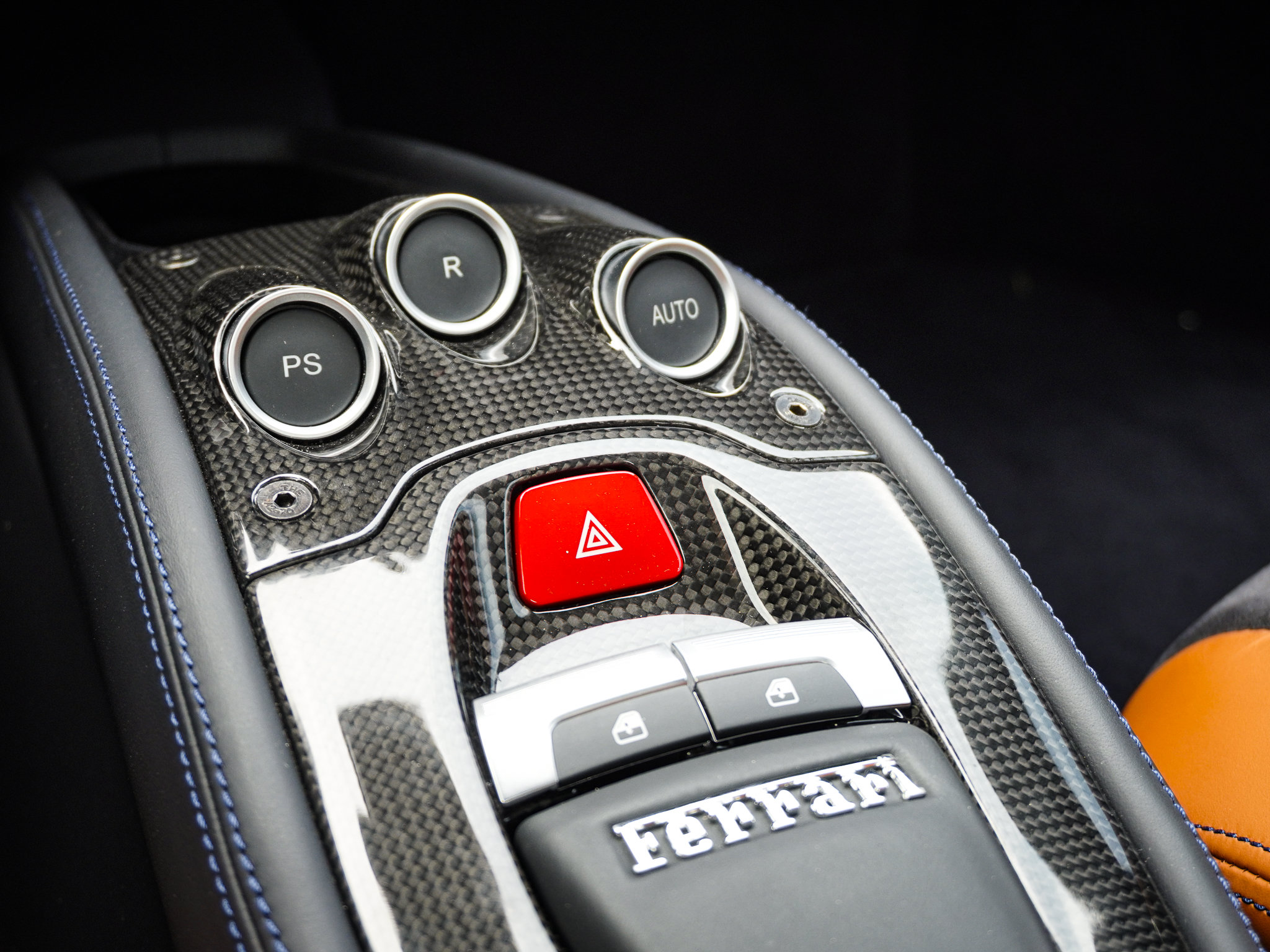 Used 2013 Ferrari 458 Italia Coupe RWD image 28