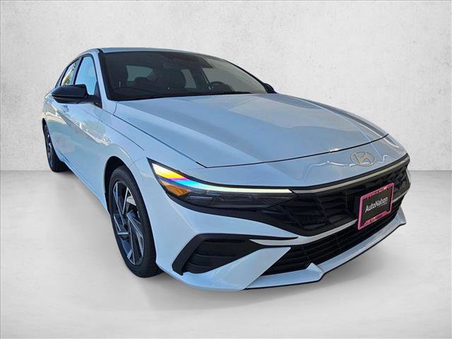 Used 2025 Hyundai Elantra SEL FWD image 6