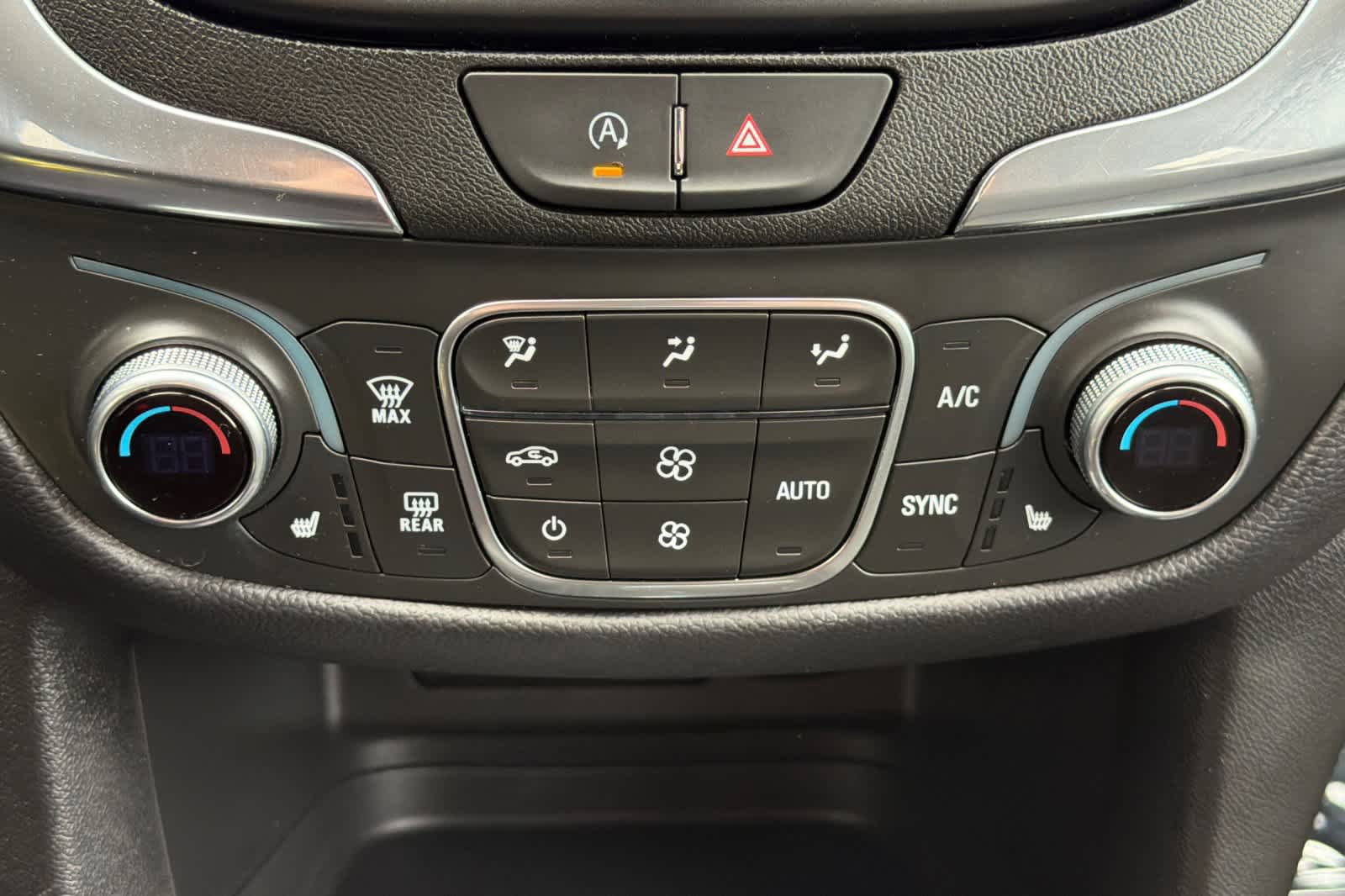Used 2024 Chevrolet Equinox LT AWD/4WD image 20