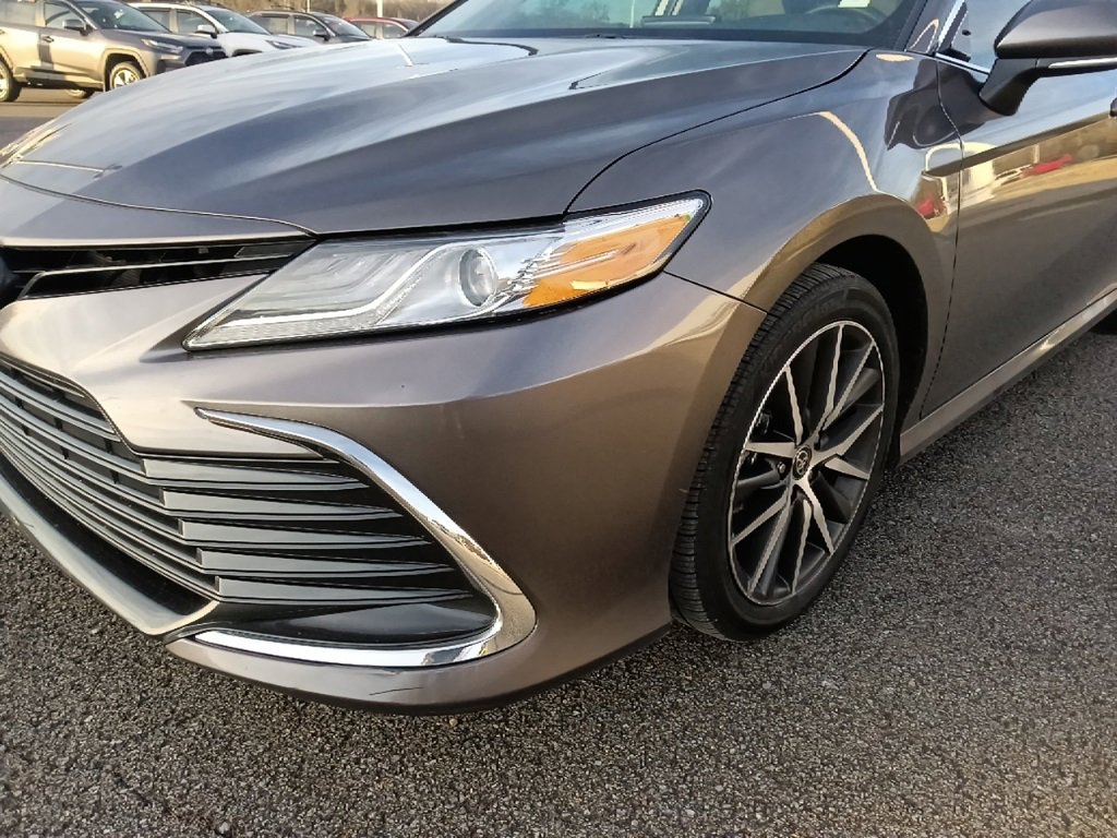 Used 2024 Toyota Camry XLE image 9