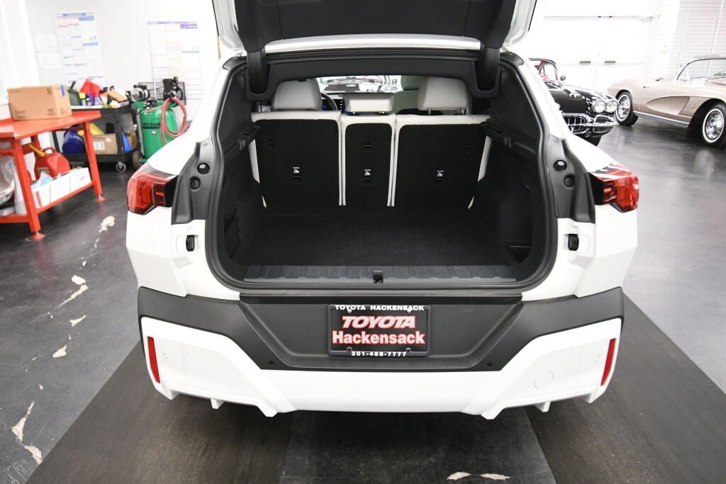 Used 2026 BMW X2 xDrive28i AWD/4WD image 24
