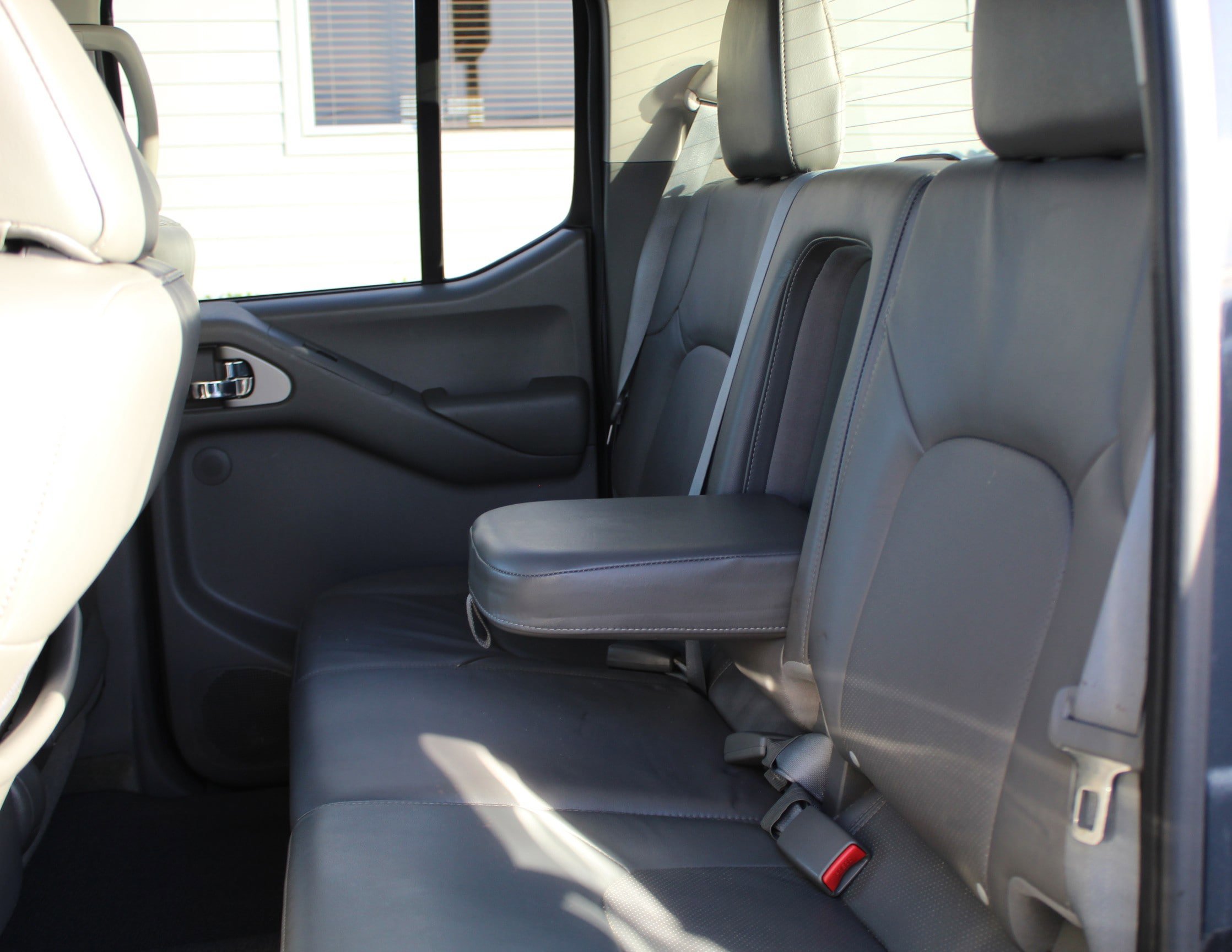 Used 2012 Nissan Frontier 4x4 Crew Cab Long Bed image 40