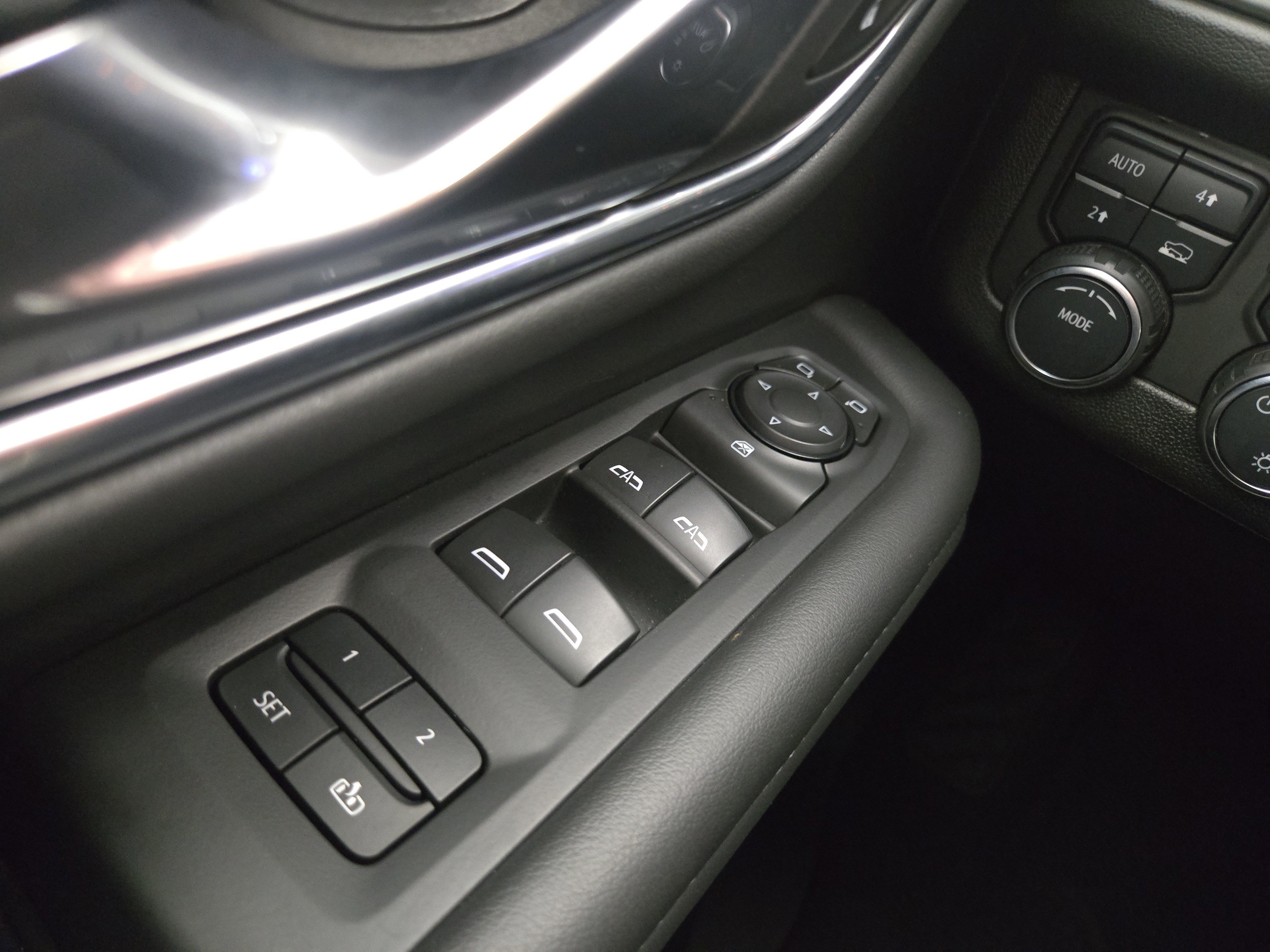 Used 2024 Chevrolet Tahoe LT image 31