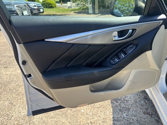 Used 2014 INFINITI Q50 Premium w/ Navigation Package AWD/4WD image 18