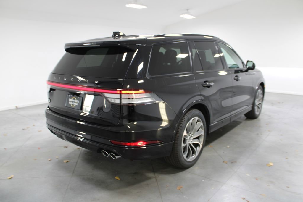 New 2026 Lincoln Aviator 2WD image 8