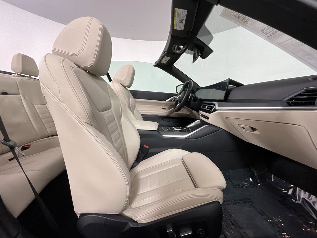 Used 2024 BMW M440i Convertible w/ Premium Package image 22